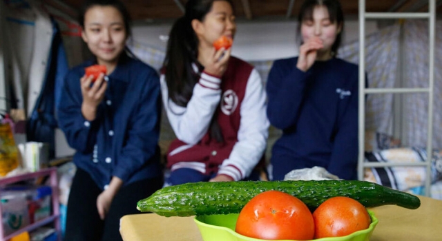 好励志!女孩退伍后欲考空姐 为穿制服狂吃黄瓜减十几斤