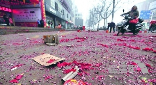 烟花爆竹污染不容小觑 少放鞭炮过环保春节