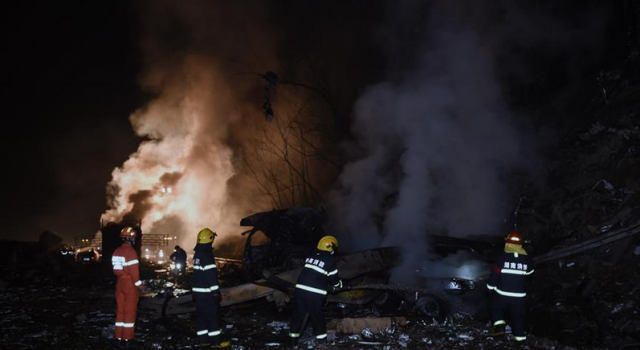 京港澳高速路发生油罐车爆炸事故 现场震感强烈已致2死2伤