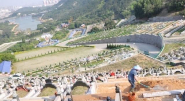 房子变私人墓园:沪市民嫌墓地太贵 去崇明买房存骨灰