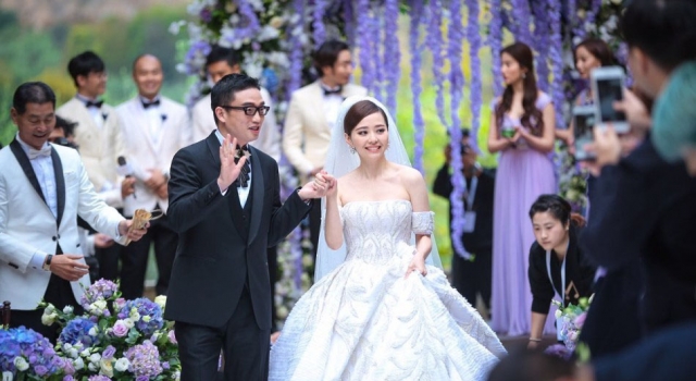 张靓颖意大利古堡低调完婚 超女十年再聚首
