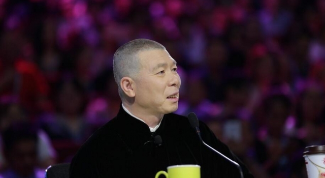 不满万达排片 冯小刚微博“炮轰”王健林