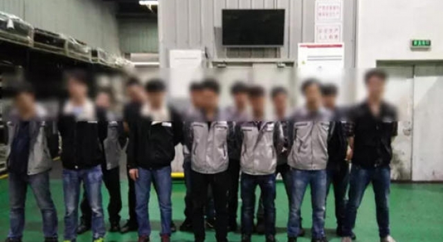 员工因拒绝加班被集体罚站 有人当场晕倒不让回家