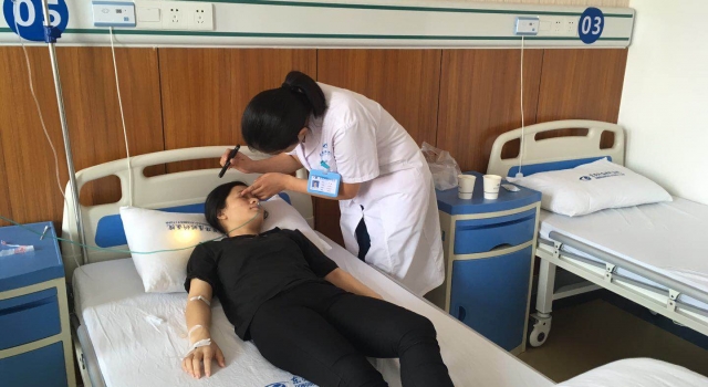 少女沉迷王者荣耀致永久性失明 沉迷网游的惨痛代价