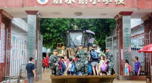 一切平安! 四川清水镇洪水中转移1093名师生