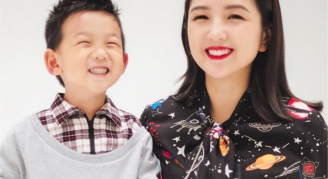 何洁称自己对孩子非常严厉,违反家规要打孩子手心