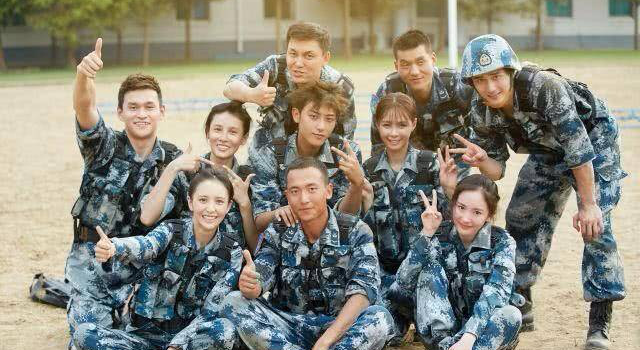 王威退伍 《真正男子汉》教官 一位退伍一位牺牲!