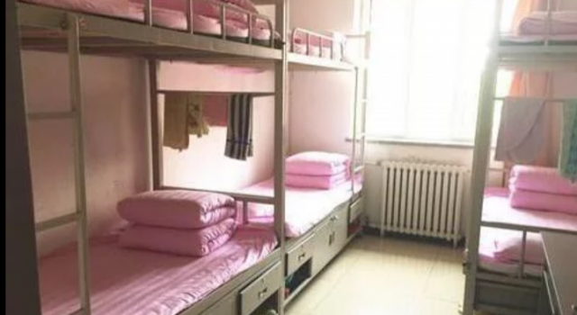 领导夜闯女生宿舍留言是否属实?校方称日常巡视不会喝酒