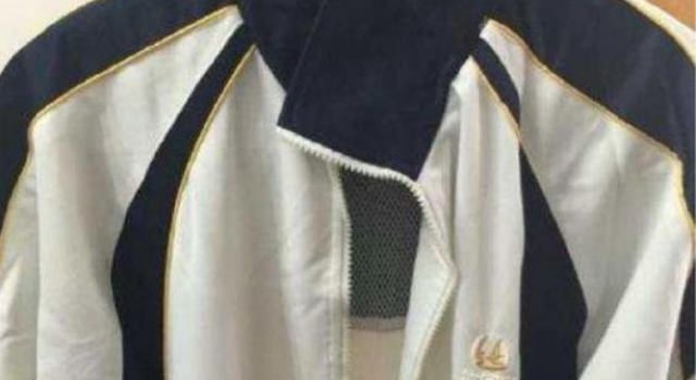 31岁儿子扮高中生怎么回事?穿3年校服背后原因令人感动