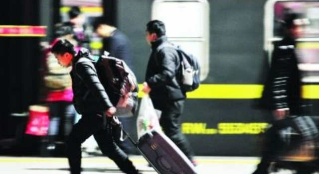 建议春节假期延长两到三天 春节是否应该延长 怎么看?