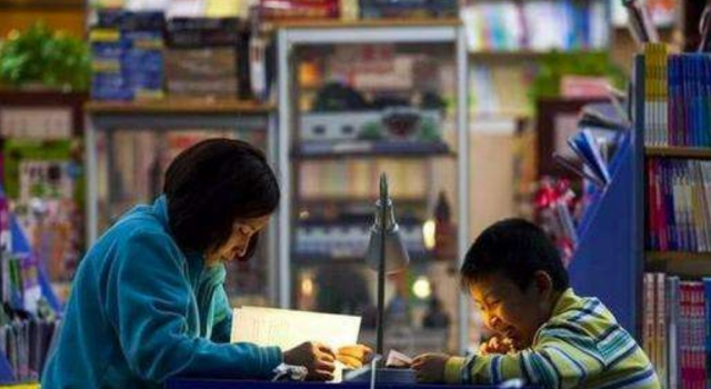 建议严禁批作业工作转移给家长 别让家长也有上学负担
