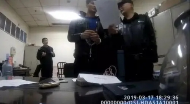 网逃犯拿哥哥身份证乘高铁 不料哥哥竟然也是通缉犯