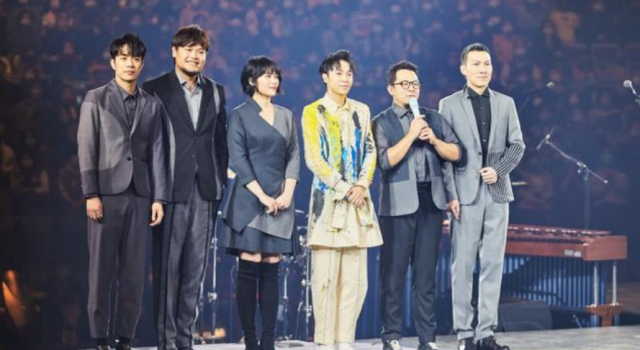 苏打绿合体 现场歌迷马上沸腾了 青峰也没忍住落泪了