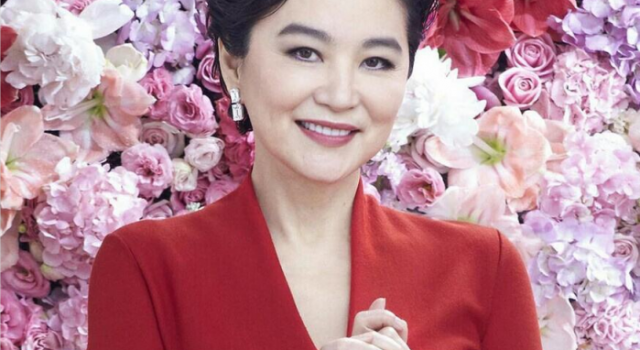 林青霞手写书信致敬抗疫英雄 语言朴实真诚细腻