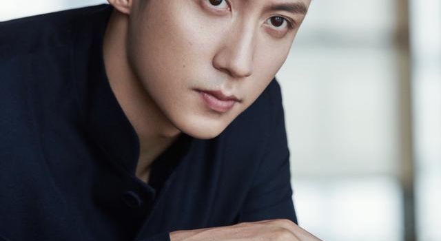 自来熟?曝黄景瑜对吴谨言动手动脚,男演员也没有被放过