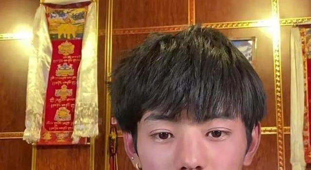 满天星小姐姐表白丁真,只想安静地当个“花痴”,还为他鸣不平