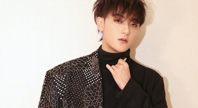 黄子韬回应恋情传闻后,再秀私人飞机,后续保养更是令人想象不到