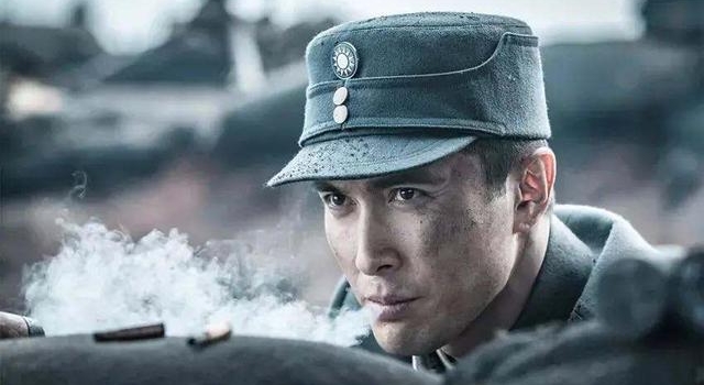 雪茄发胶高跟鞋,《亮剑3》遭官媒点名停播,主演回应不想看别看
