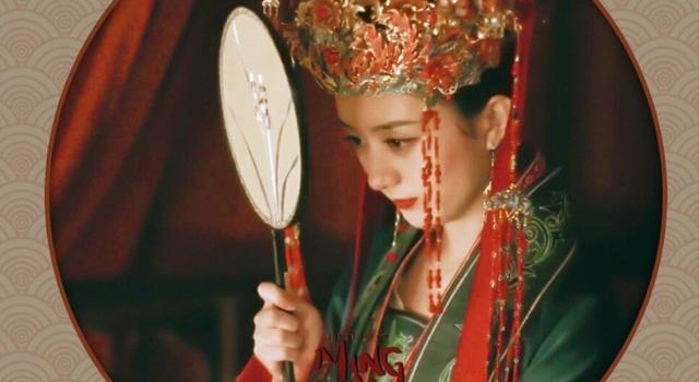 20多年前,张艺谋断言她“红不了”,不信命的她终在76岁爆火