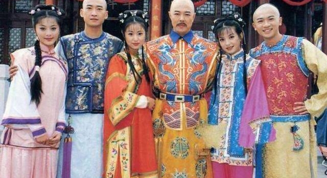 12岁出演《还珠格格》而走红,却在31岁看破红尘,削发为尼