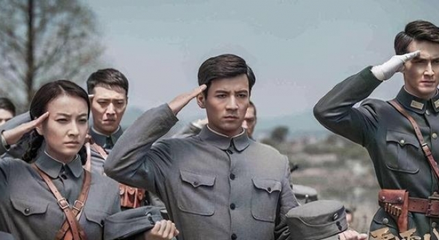 《亮剑3:雷霆战将》究竟有多扯?川军都戴上了德式钢盔