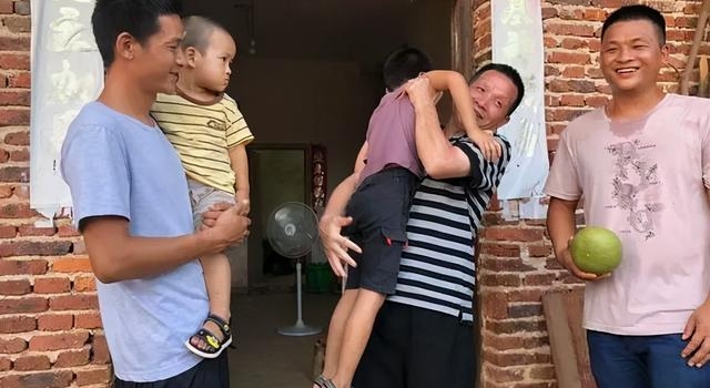 苍井空晒老公和儿子:想做平凡母亲,上万条留言却不肯放过她