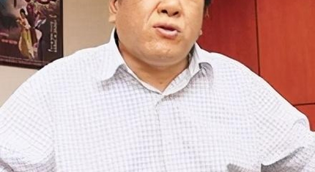 他是贾静雯干爹:从黑帮大佬到影视公司老板,他到底有多狠?