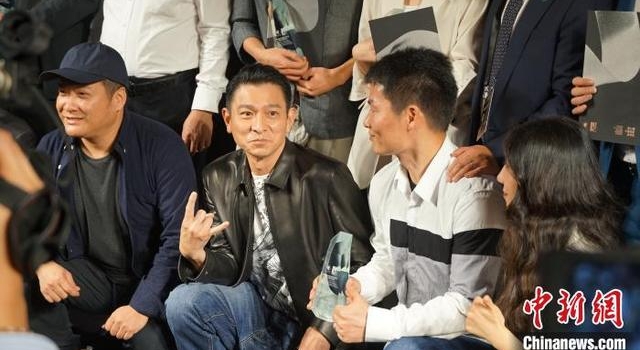 刘德华寄语青年导演:为电影“一起往前继续努力”