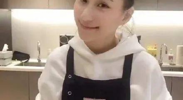 何超莲曝赌王曾一直偷看窦骁,却说窦骁没自己帅,不希望女儿嫁人