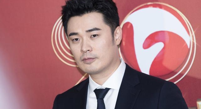 郑恺陈赫合肥做“邻居”,火锅店紧紧相邻,正面PK抢生意