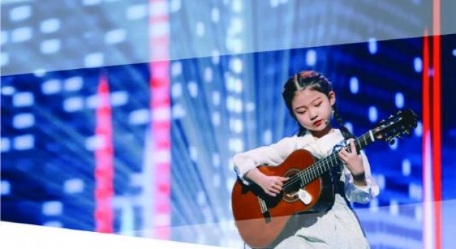 B站跨年夜纯净童音治愈网友 南京7岁女孩登上大舞台