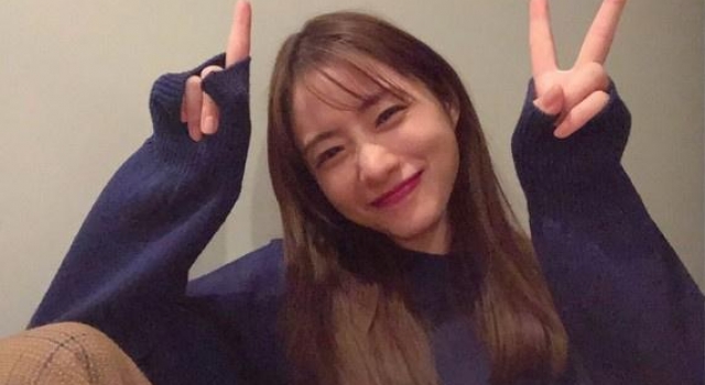 人妻石原里美婚后首晒自拍照 微醺状态甜笑迷人