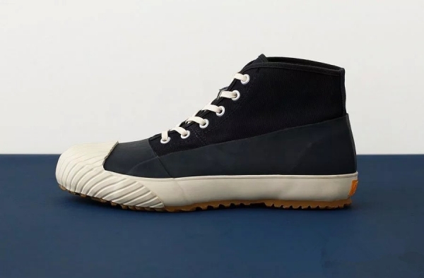 STUSSY x MoonStar防风雪鞋款