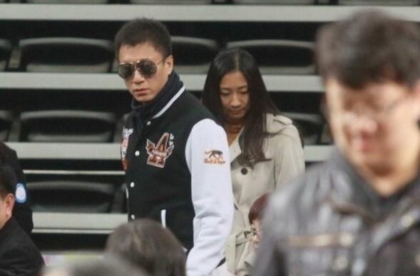 孙红雷结婚娶小15岁娇妻 妻子是女高音歌手