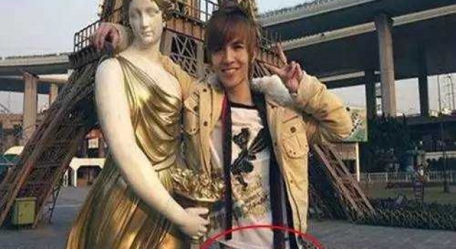 最想让人吐槽的男生打扮 low到爆！