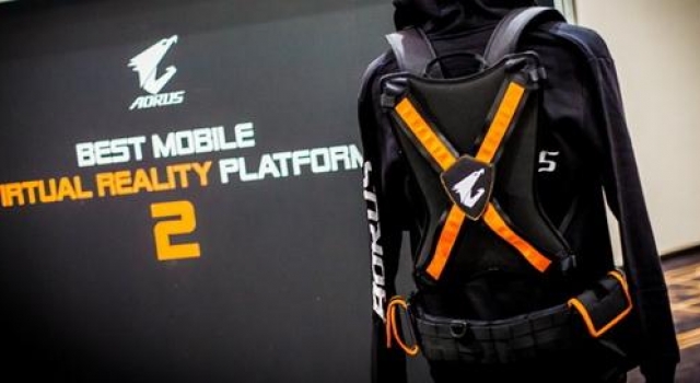 可以背着的游戏本 Aorus X7虚拟现实游戏