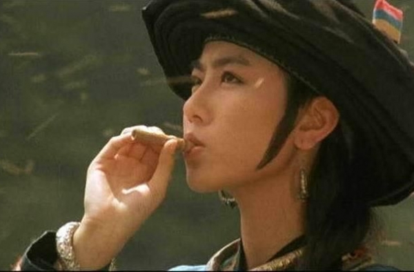 袁洁莹三级片拍多 导致袁洁莹变成为同性恋？