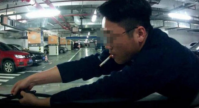 《印象》第266期:雨天宝马男车库偷几百块雨刮器 遭曝光人肉