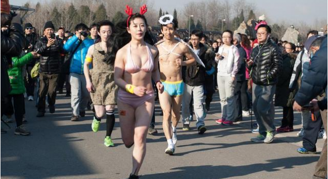 《印象》第273期:北京“光猪跑”造型奇葩秀 清凉上阵极其豪放