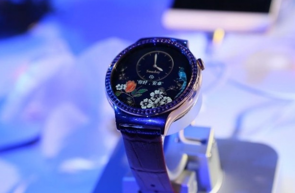 华为WATCH智能手表邂逅施华洛世奇宝石 星月系列尊享奢华