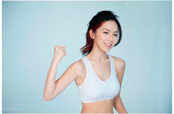 邓紫棋腹肌照亮瞎狗眼 不仅有腹肌还有大粗腿
