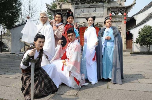 “跑男团”变身武林大侠 携《奔跑吧兄弟4》隆重回归
