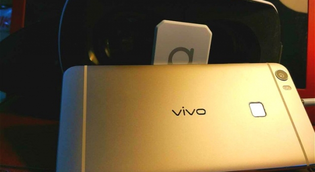 用手机来虚拟现实 vivo Xplay5与VR眼镜的组合