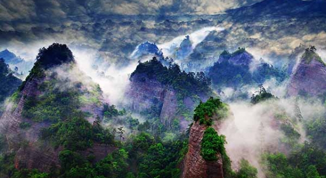 向道之境界的湘西 云雾缭绕的万佛山