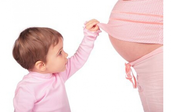 我伙呆!儿媳签生子协议 3年后没生娃遭公婆索赔100万