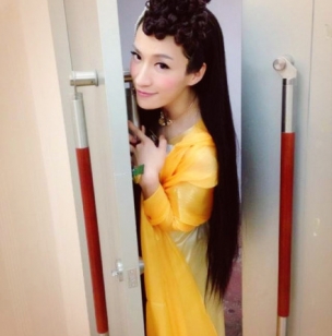 乔任梁女装太具诱惑力 细看男星女装扮相谁最妖艳