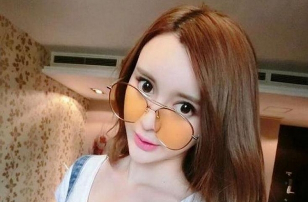 吴亦凡女友小G娜说计划开网店 考虑进娱乐圈