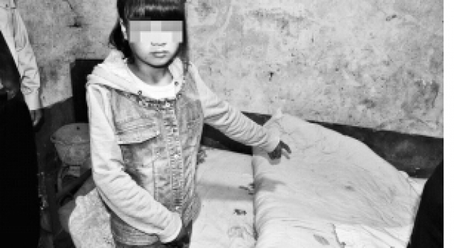 女孩嫌太吵用被子捂死2岁男童 因未满14岁无刑责
