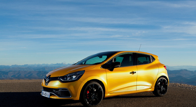七月盛夏 迎来了美轮美奂的Renault Clio