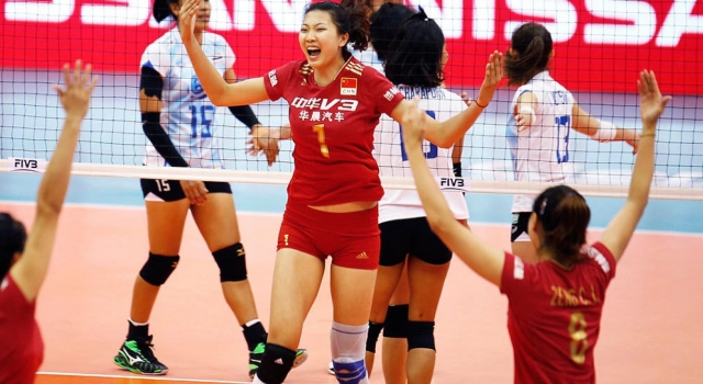 中国女排奥运热身赛1：4负巴西 打满五局意在练兵